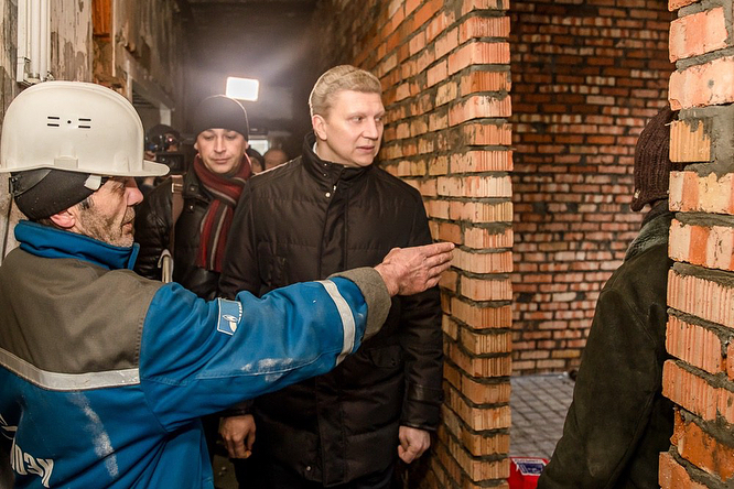 Глава Одинцовского района Андрей Иванов инспектирует ход ремонта